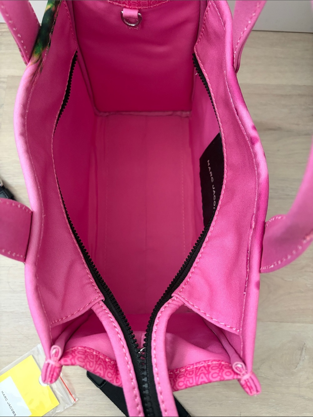 Marc Jacobs ‘The Miami Bag’ Medium Tote with Shoulder Strap - Picture 4 of 5